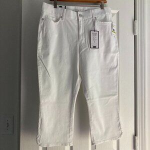 Gloria Vanderbilt White Capris - Size 14 NWT
